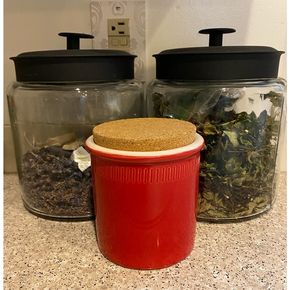 MADE IN ITALY 🇮🇹 CERAMICHE ALFA Glossy Red TEA Jar w/Cork Lid - Picture 3 of 9